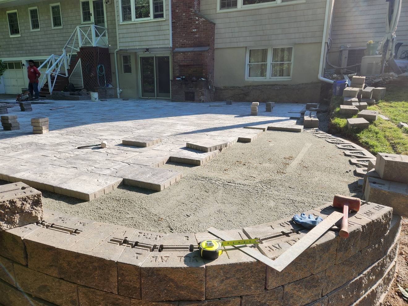 Paver field and curved retaining edge during installation